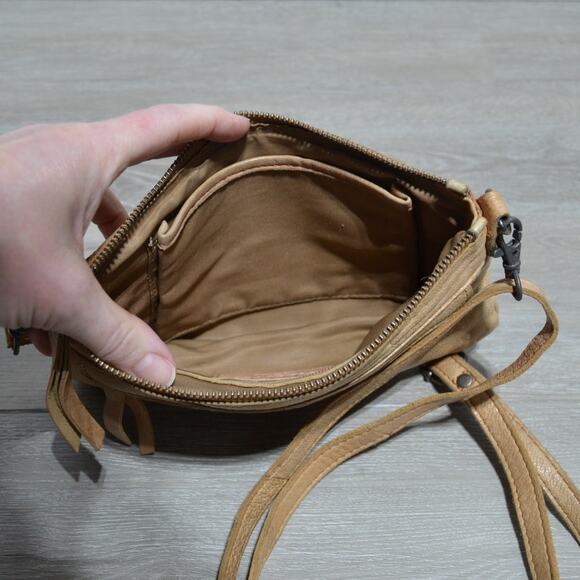 Vilenca Holland Tan Genuine Leather Crossbody Purse - Picture 6 of 11